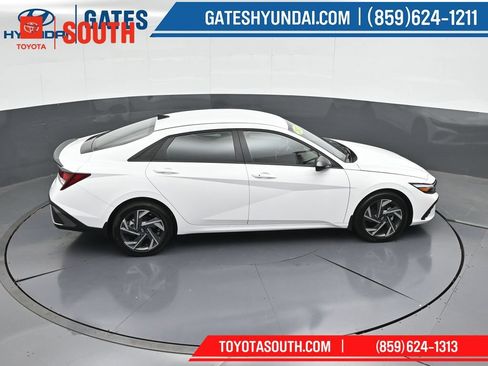 Used 2025 Hyundai Elantra Sport FWD image 49
