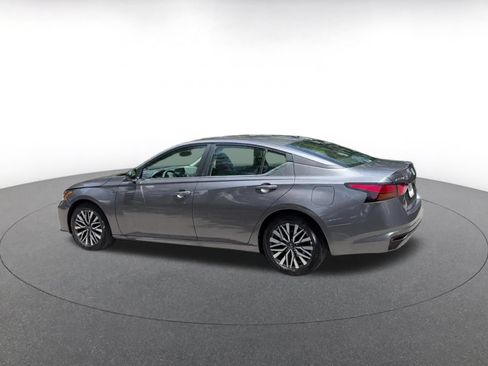 Used 2026 Nissan Altima 2.5 SV FWD image 9
