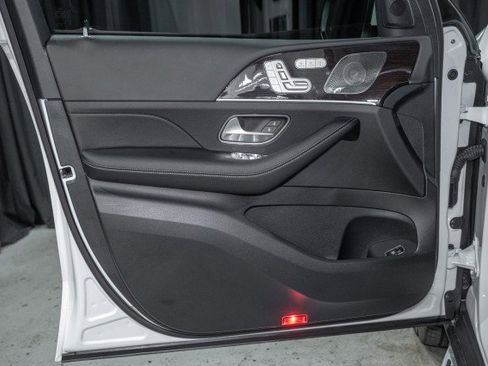 Certified 2025 Mercedes-Benz GLS 450 4MATIC image 11