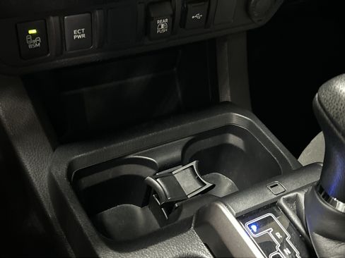 Used 2022 Toyota Tacoma SR5 w/ Technology Package AWD/4WD image 36