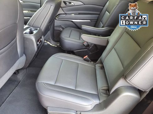 Used 2025 Chevrolet Traverse LT AWD/4WD image 10