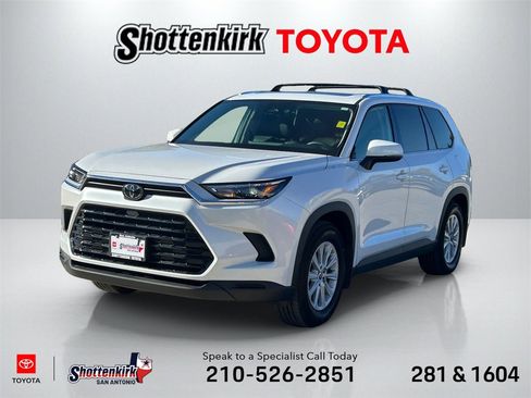 Used 2024 Toyota Grand Highlander XLE image 1