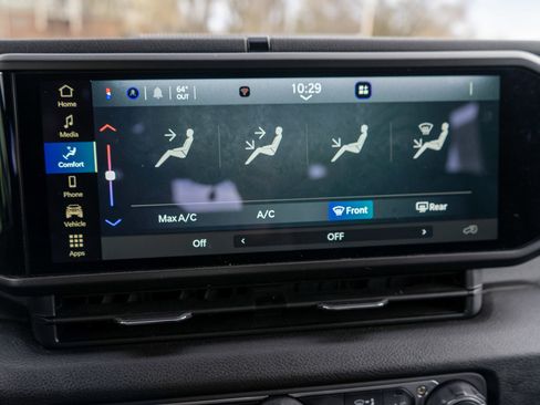 Used 2025 Jeep Wrangler Sport image 16