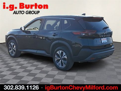 Used 2023 Nissan Rogue SV image 4