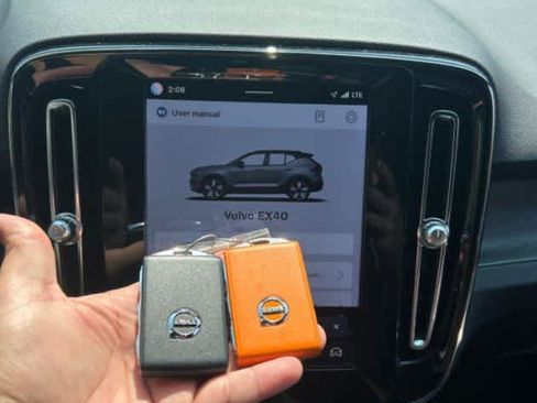 Used 2023 Volvo XC40 Recharge Plus w/ Protection Package Premier AWD/4WD image 3