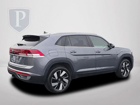 Used 2025 Volkswagen Atlas Cross Sport SE AWD/4WD image 5