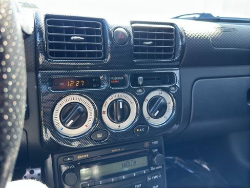 Used 2005 Toyota MR2 RWD image 11