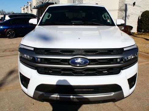 Used 2023 Ford Expedition Max XLT image 5