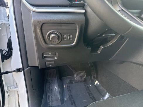 New 2026 Jeep Grand Cherokee Laredo image 21