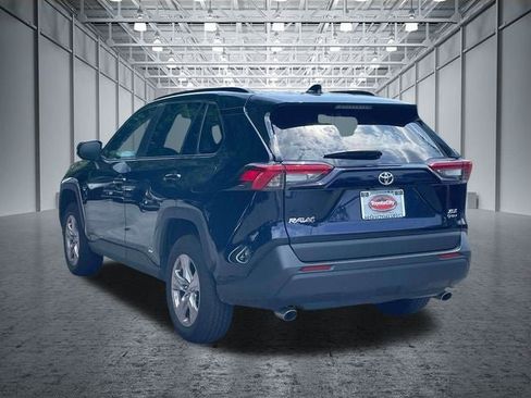 Used 2025 Toyota RAV4 XLE AWD/4WD image 10