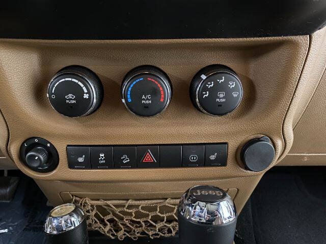 Used 2011 Jeep Wrangler Unlimited Sahara AWD/4WD image 26
