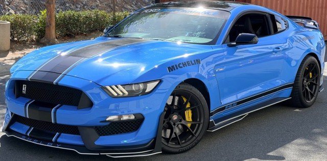 Used 2017 Ford Mustang Shelby GT350 w/ Electronics Package RWD image 1