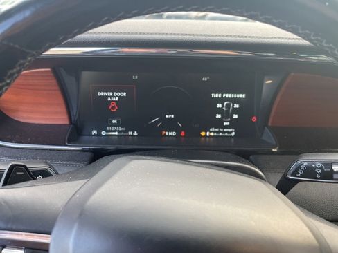 Used 2020 Lincoln Navigator L Reserve w/ Equipment Group 208A Reserve image 18