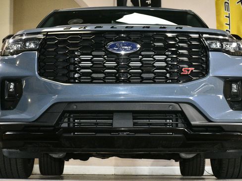 Used 2025 Ford Explorer ST w/ Sun And Sound Package AWD/4WD image 81