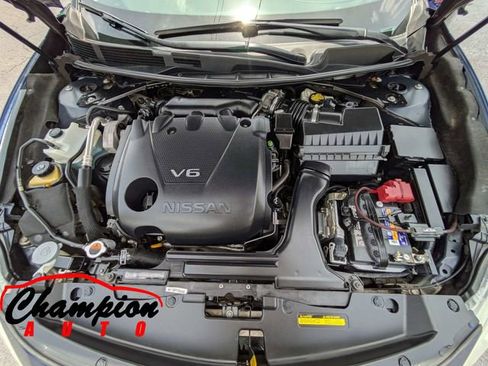 Used 2017 Nissan Maxima Platinum FWD image 15
