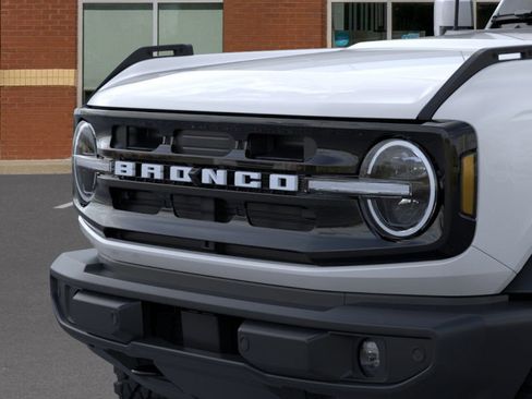 New 2025 Ford Bronco Outer Banks w/ Sasquatch Package image 19