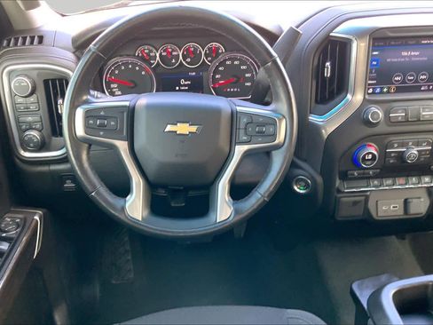 Used 2022 Chevrolet Silverado 1500 LT AWD/4WD image 10
