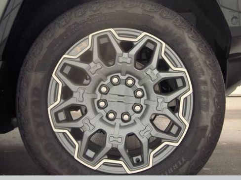 Used 2024 GMC Hummer EV 3X image 43