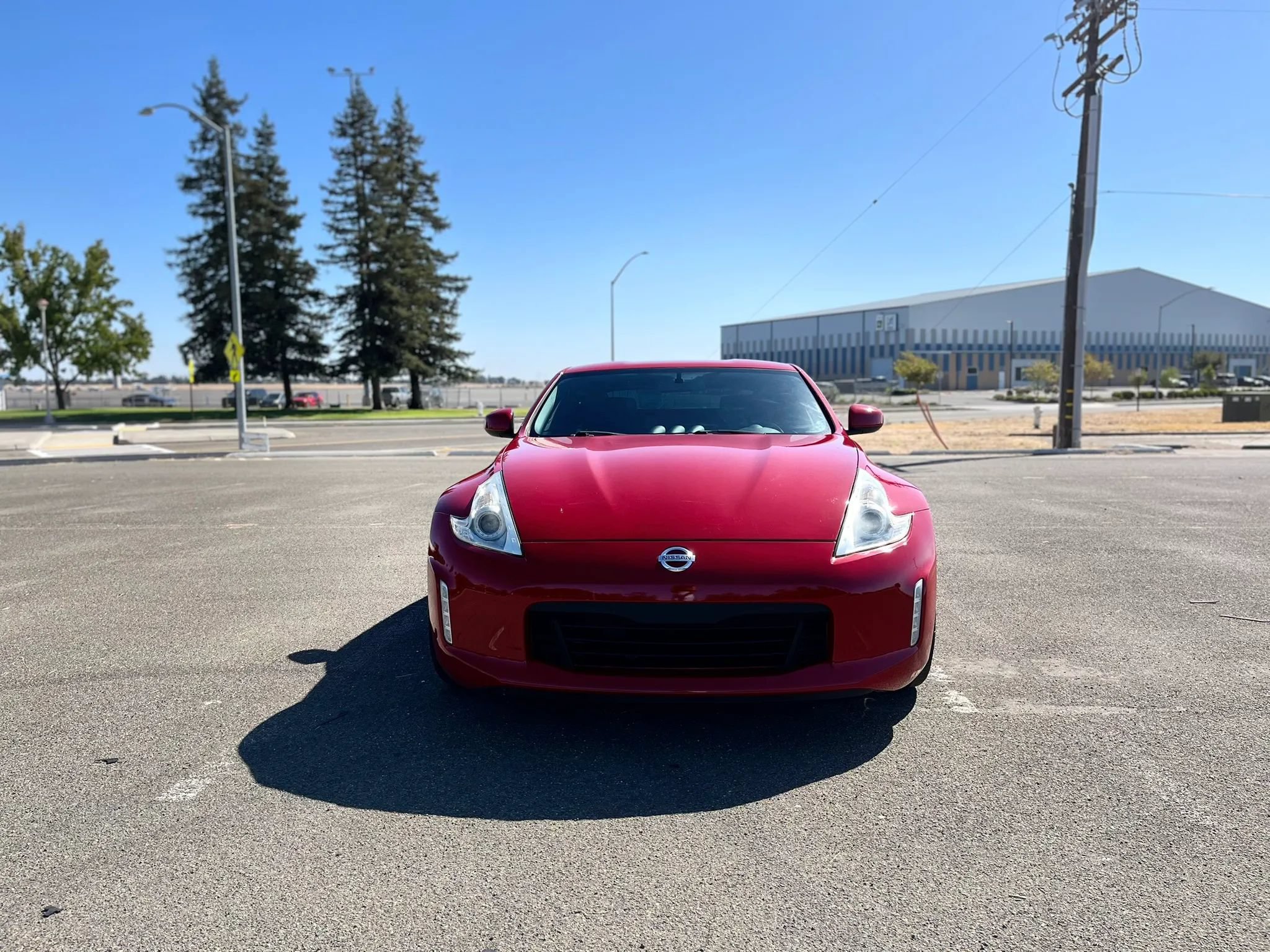 Used 2015 Nissan 370Z Coupe RWD image 2