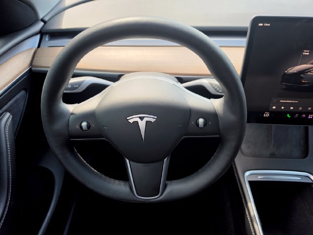 Used 2024 Tesla Model Y 2WD image 24