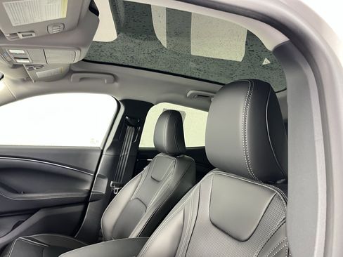 New 2025 Ford Mustang Mach-E Premium image 17