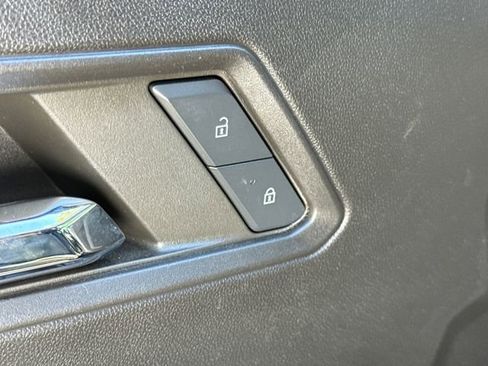 Used 2024 GMC Canyon AT4 w/ Technology Package AWD/4WD image 20