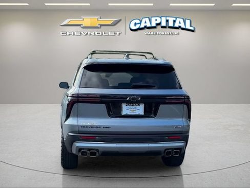 Used 2025 Chevrolet Traverse Z71 w/ Driver Confidence Package AWD/4WD image 4