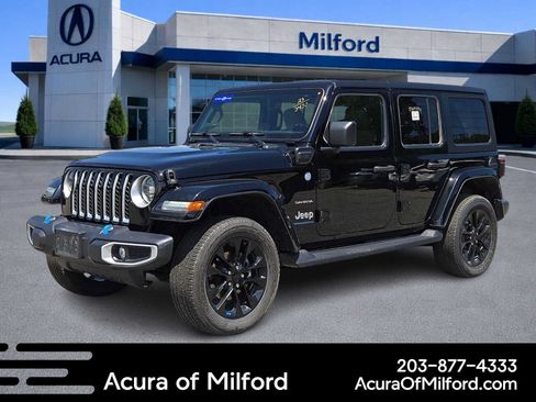 Used 2023 Jeep Wrangler Unlimited Sahara w/ Cold Weather Group AWD/4WD image 1