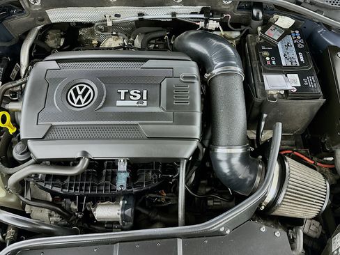 Used 2018 Volkswagen Golf R 4-Door AWD/4WD image 31