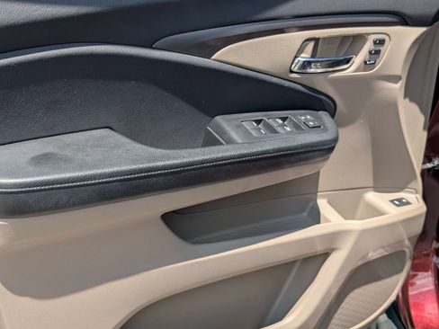 Used 2019 Honda Pilot EX-L image 11