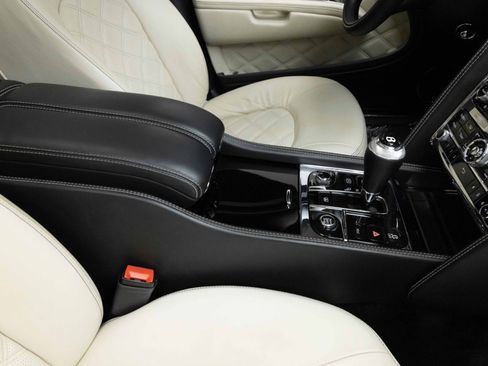 Used 2014 Bentley Mulsanne RWD image 36
