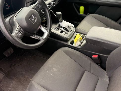 Used 2023 Honda CR-V EX image 4