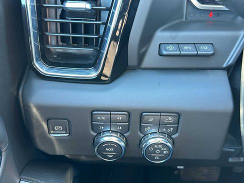 Certified 2024 GMC Sierra 2500 Denali w/ Technology Package image 32