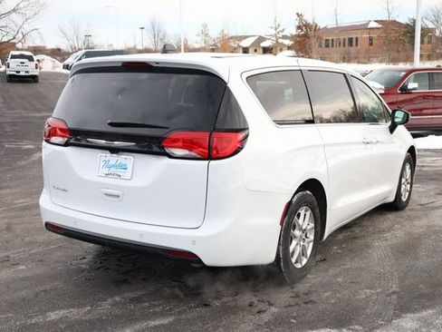 New 2025 Chrysler Voyager LX image 5