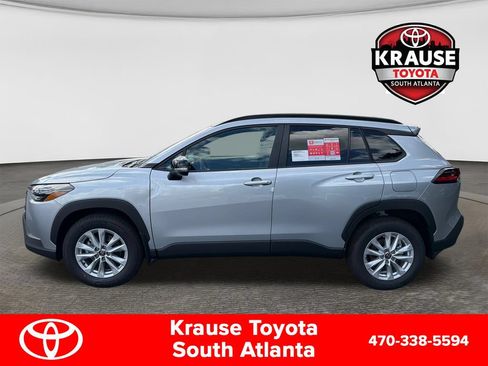 New 2026 Toyota Corolla Cross LE w/ Moonroof Package FWD image 4