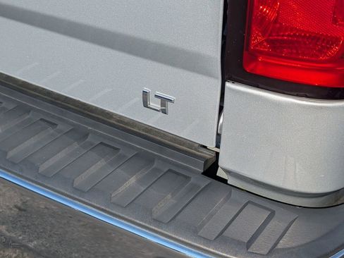 Used 2018 Chevrolet Silverado 1500 LT image 23