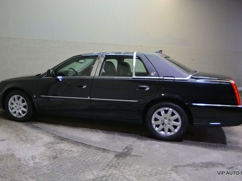 Used 2010 Cadillac DTS Premium w/ Driver Awareness Package image 31