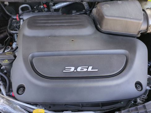 Used 2017 Chrysler Pacifica Limited w/ UConnect Theater Package image 18