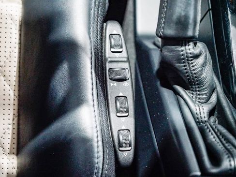 Used 2017 Mercedes-Benz G 63 AMG 4MATIC image 21