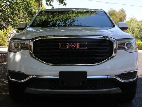 Used 2018 GMC Acadia SLE FWD image 34