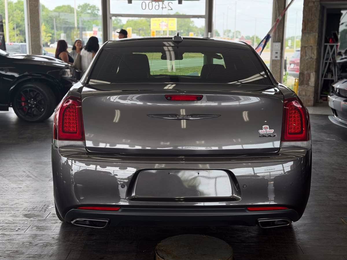 Used 2023 Chrysler 300 Touring L w/ Safetytec Plus Group RWD image 8