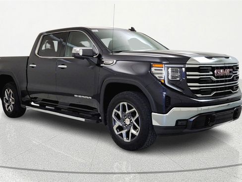 Used 2022 GMC Sierra 1500 SLT w/ SLT Convenience Package image 1