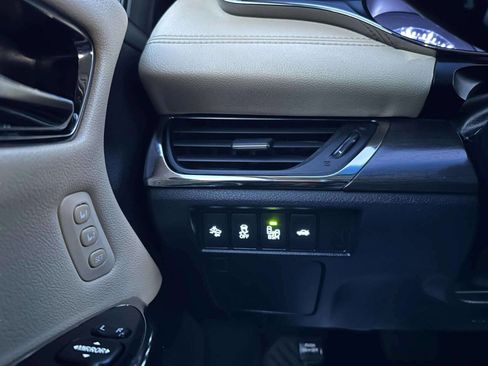 Used 2017 Toyota Avalon XLE Premium image 28