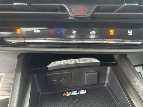 Used 2024 Buick Envision Sport Touring image 17