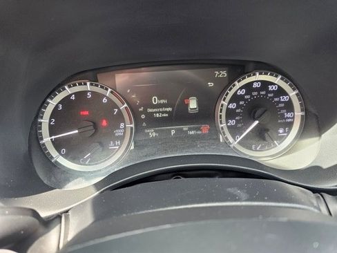 Used 2024 Toyota Highlander LE image 16