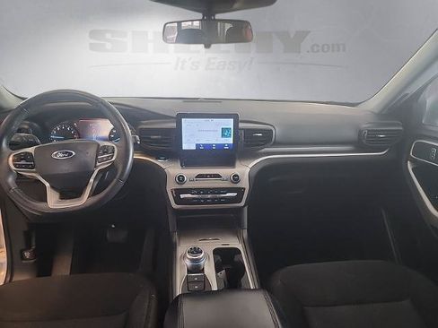 Certified 2022 Ford Explorer XLT AWD/4WD image 3