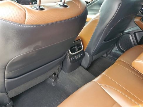 Used 2022 Subaru Outback Touring XT image 9
