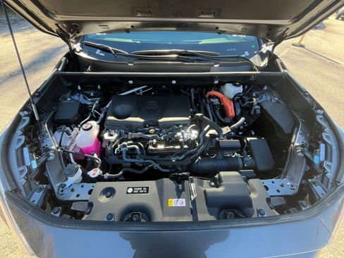 Used 2025 Toyota RAV4 LE image 27