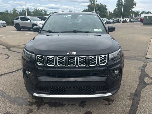 Used 2025 Jeep Compass Limited AWD/4WD image 8