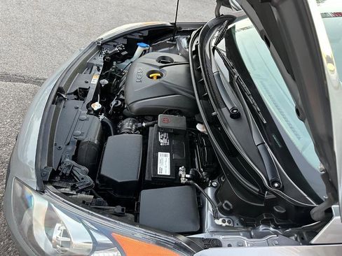 Used 2015 Hyundai Elantra GT w/ Option Group 03 image 40